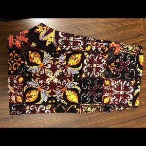 OS Lularoe brand leggings.